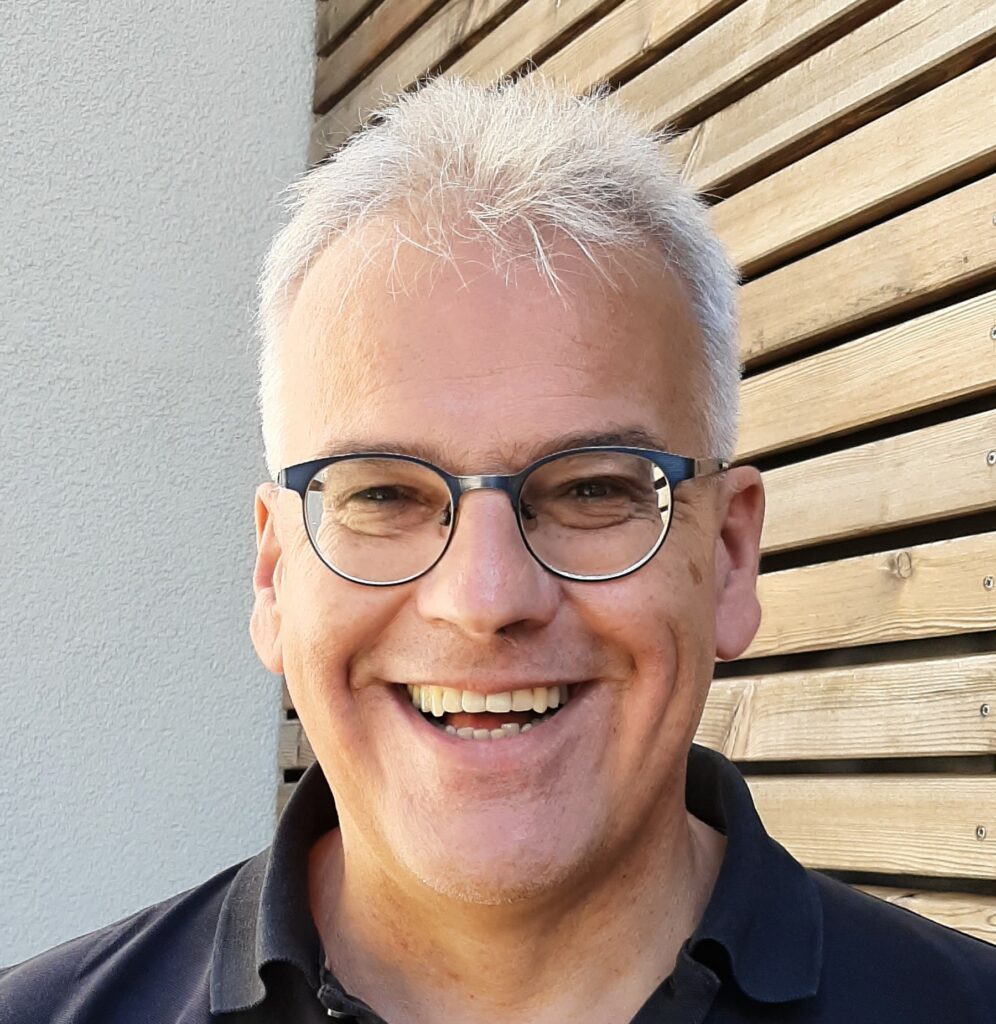 Es tut mir leid, ich kann die Person nicht identifizieren.